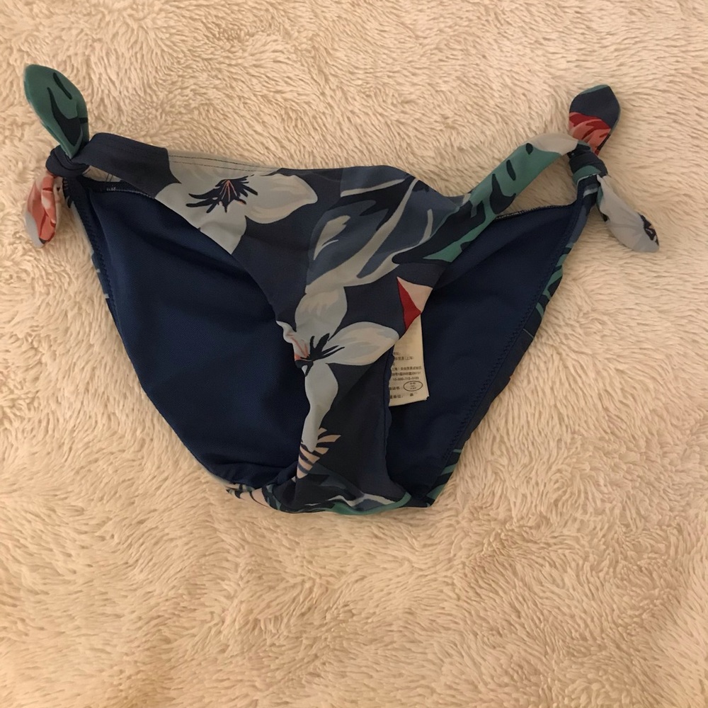 Holllister floral bikini bottom